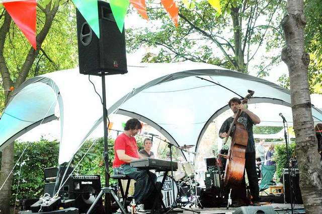 101009_d70_063-medium