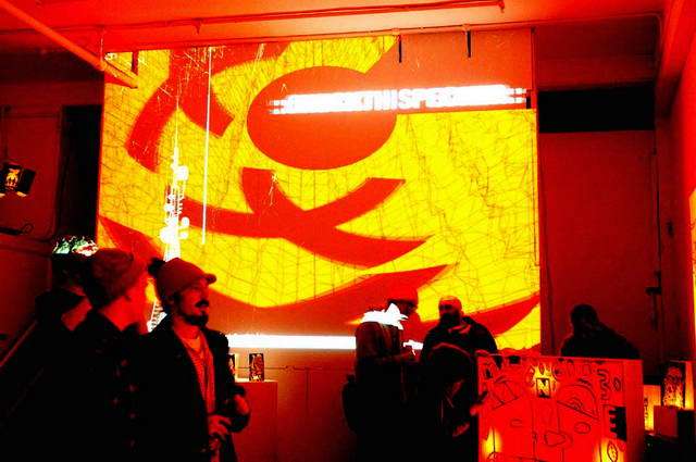 101002_d70_245-medium