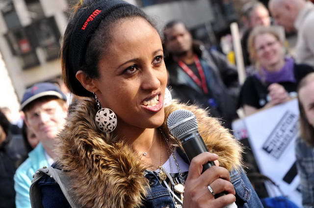 110324_d300s_250-medium