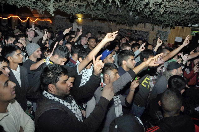 111110_d300s_116-medium